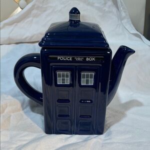 Doctor Who Tardis Teapot